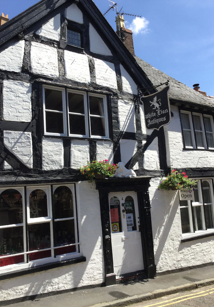 174 White Lion Ellesmere photograph